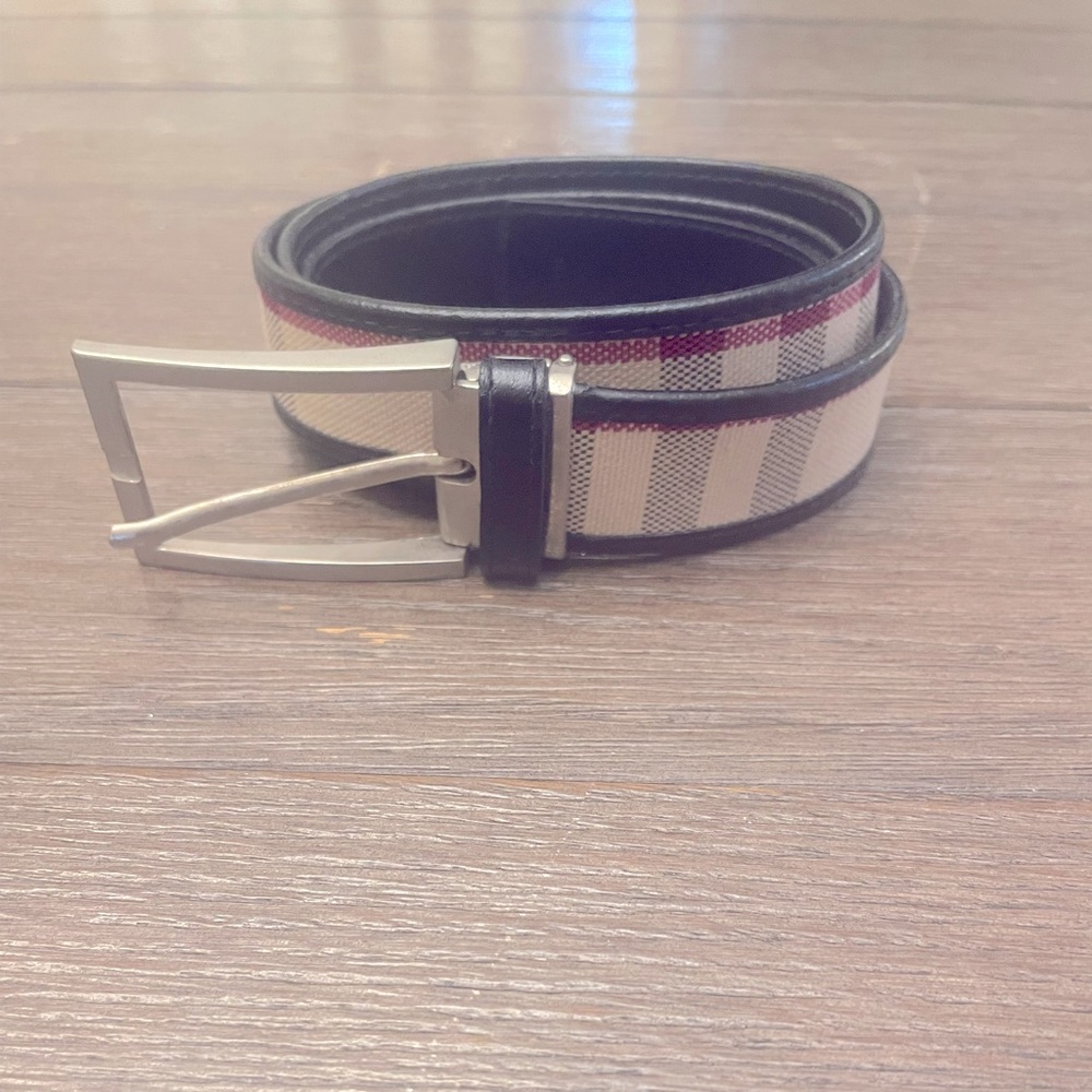 Burberry Signature logo leather trim belt